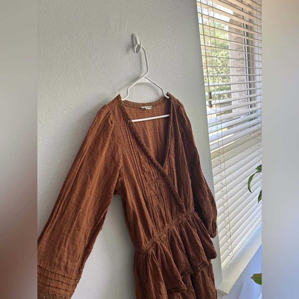 American Eagle Outfitters Women's Rust Brown V-Neck Peplum Dress - Picture 2 of 5